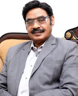 Shri T.R. Paarivendhar